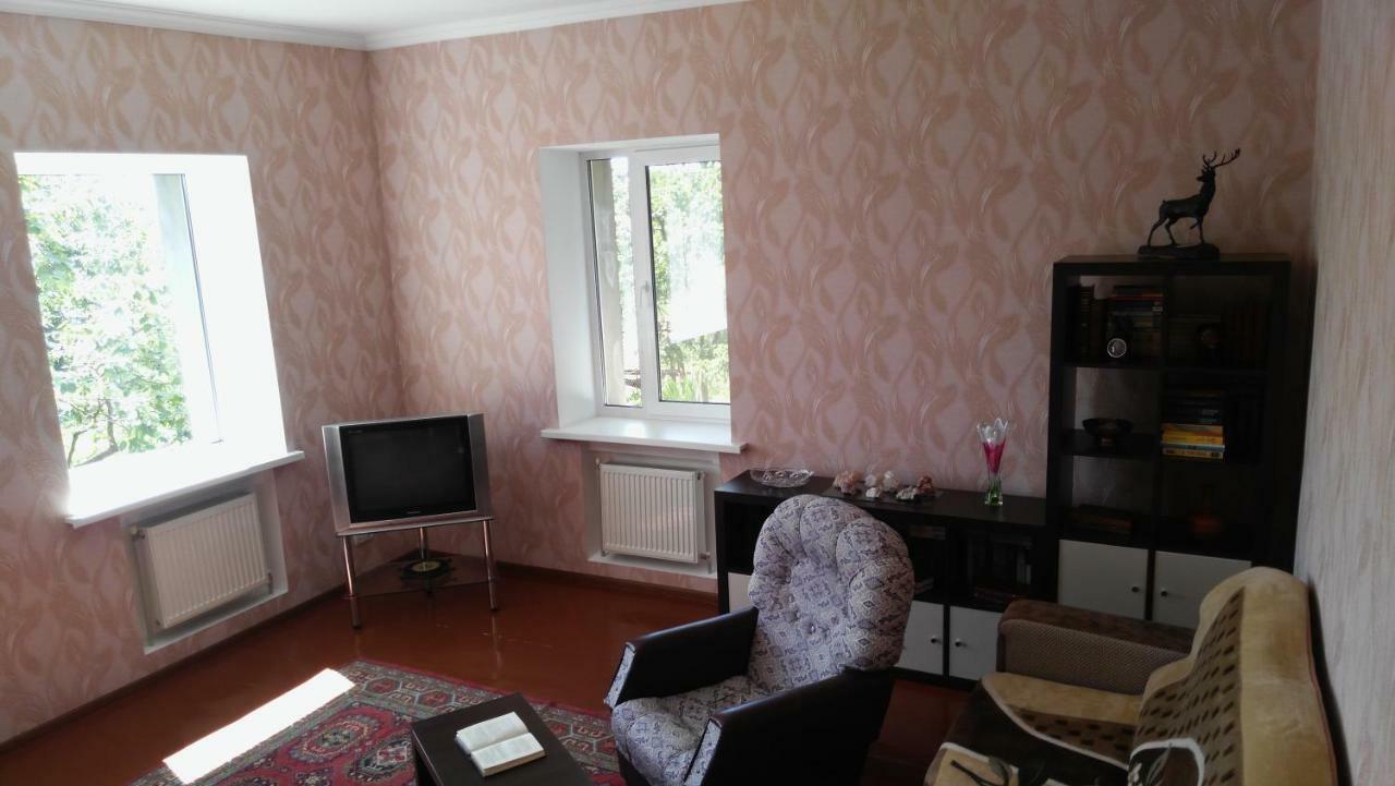 Separate Room Homestay In A Private House, Facilities Shared With Owner Berdychiv Extérieur photo